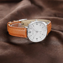 Women's quartz watch placed horizontally
