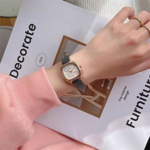 MSTIANQ 1105 Ladies Nostalgic Quartz Wrist Watch